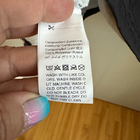 EMERY ROSE Black and white floral sleeveless top 3X (20) - Picture 3 of 4